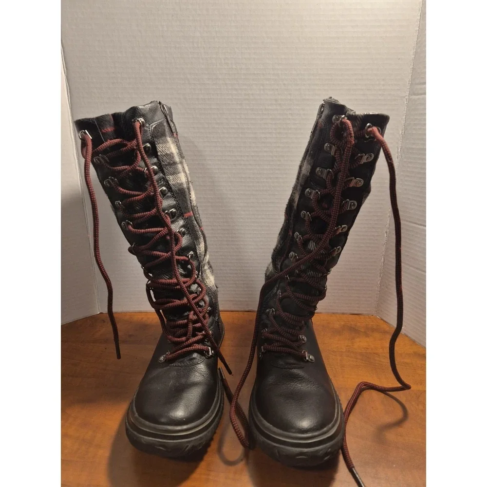 Pajar Canada Women's Winter Combat Boots Black Plaid Leather Size 7-7.5 Flaw